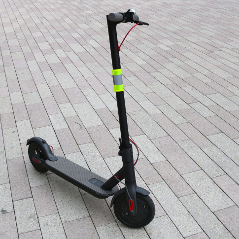 Reflektierendes Klettverschlussband für E-Scooter