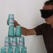 Becher-Pyramide mit 2...