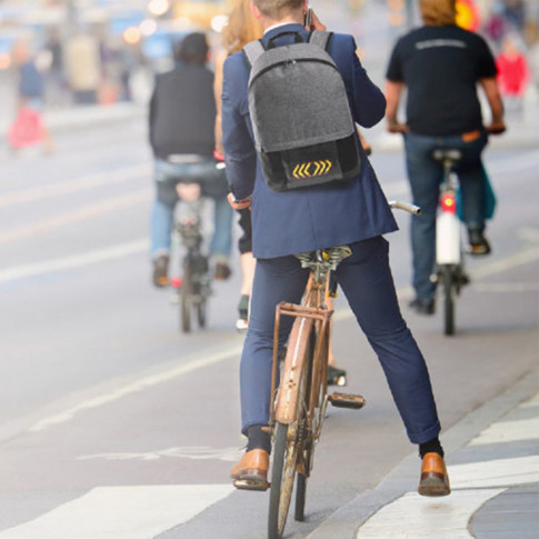 LED-Rucksack mit Blinker-Funktion – Fahrradrucksack mit integrierter Beleuchtung