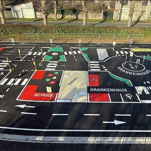 Lehrschild „Radweg benutzen“ – Pädagogisches Verkehrszeichen für Verkehrserziehung