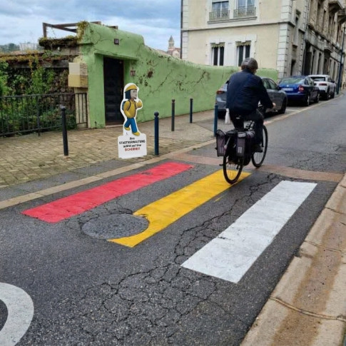 Personalisierbare Fußgängerüberweg-Silhouette