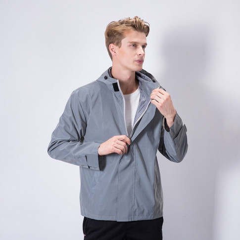 Vollständig reflektierende Windjacke